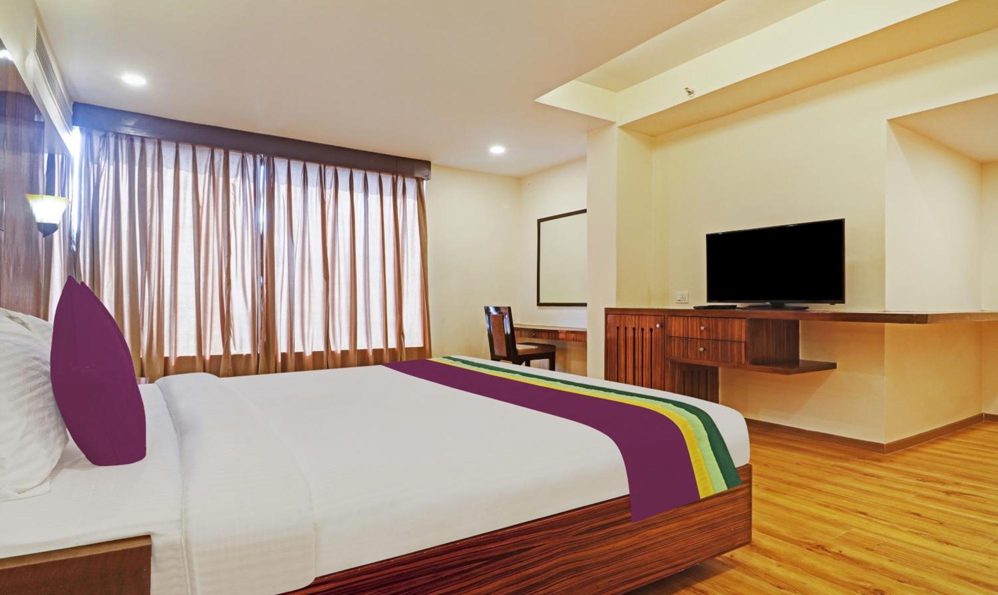 Treebo Premium Seven Lake View Hyderabad Eksteriør bilde