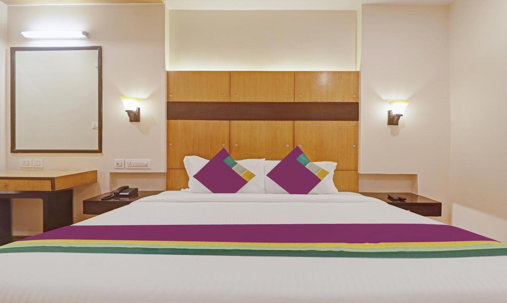Treebo Premium Seven Lake View Hyderabad Eksteriør bilde