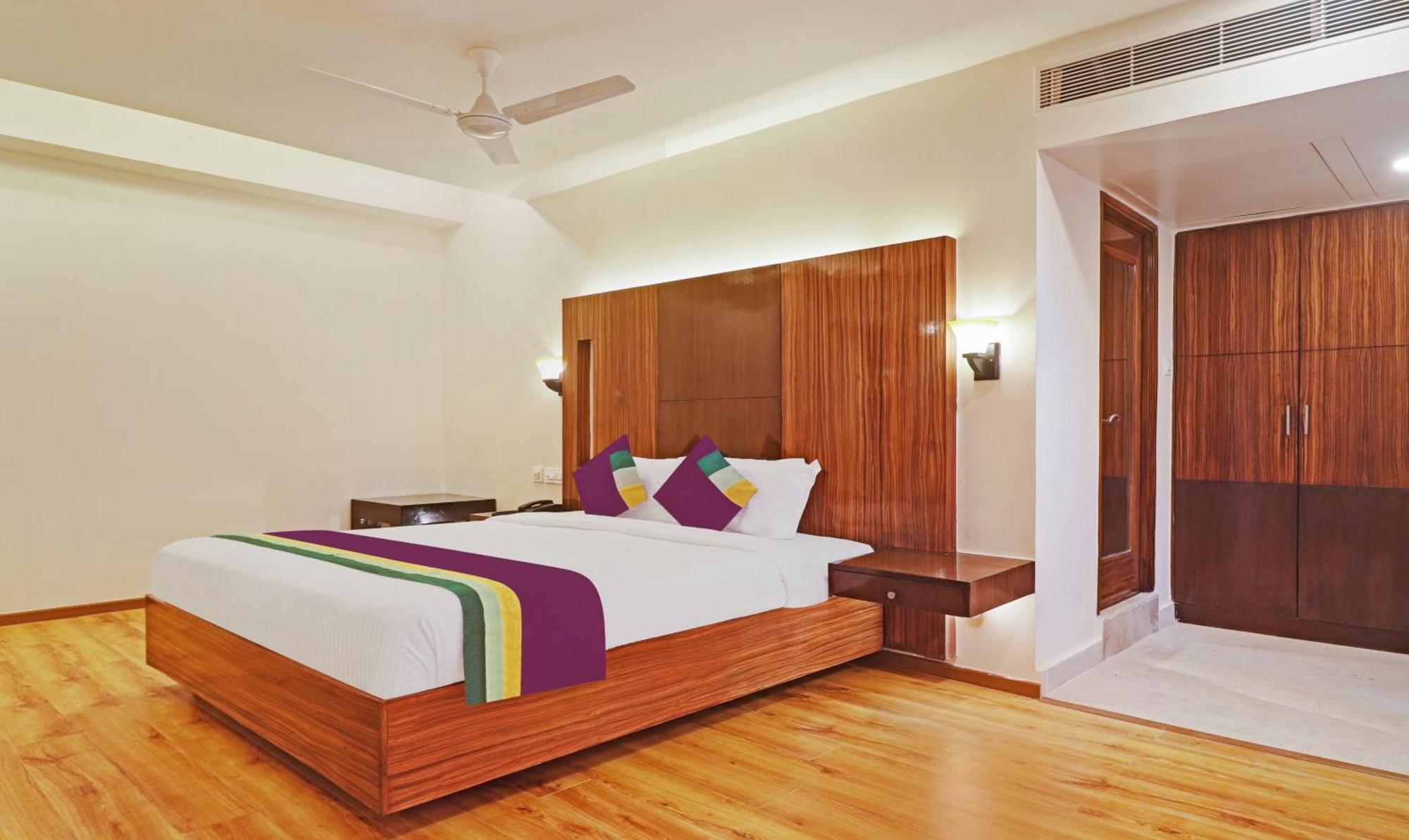 Treebo Premium Seven Lake View Hyderabad Eksteriør bilde