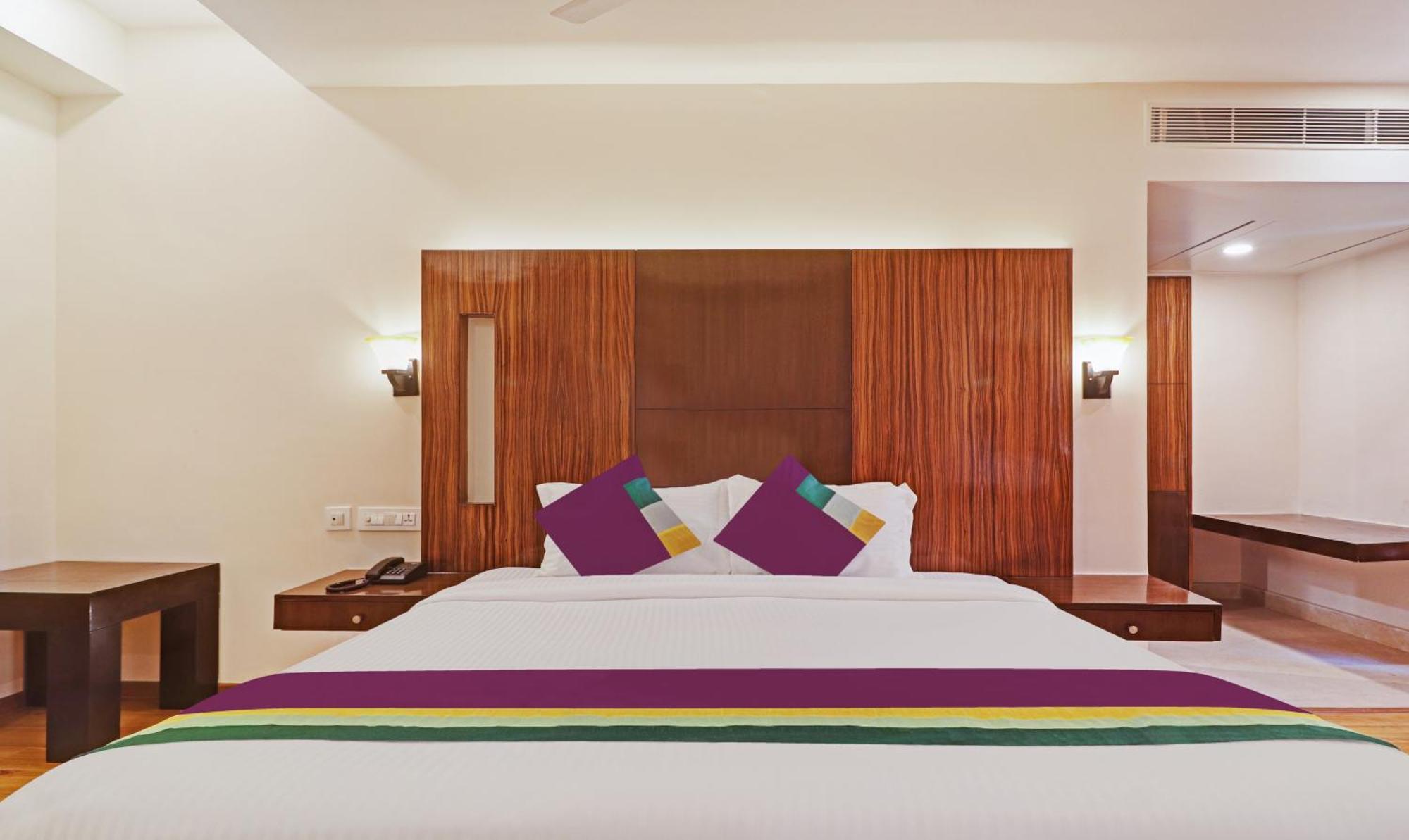 Treebo Premium Seven Lake View Hyderabad Eksteriør bilde