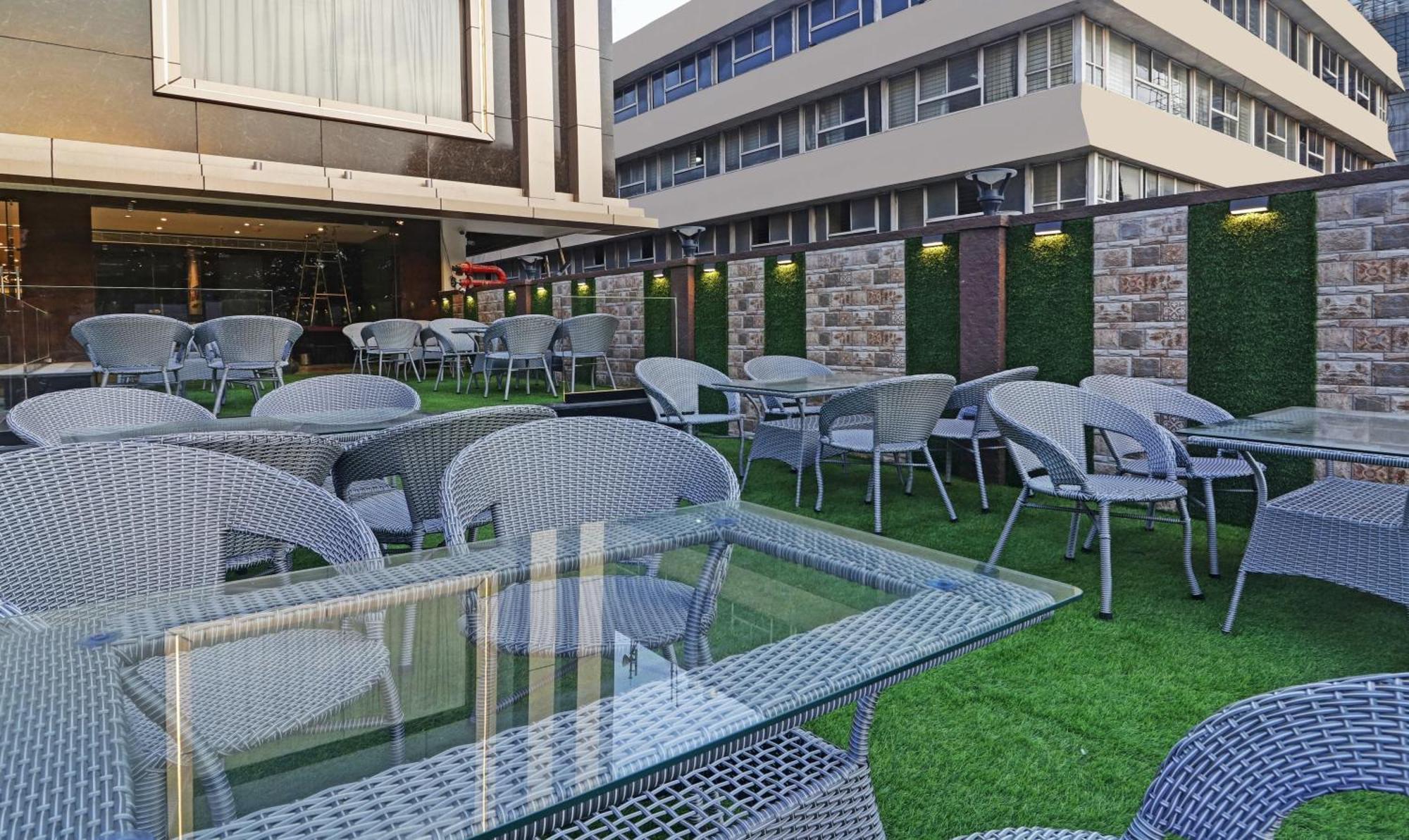 Treebo Premium Seven Lake View Hyderabad Eksteriør bilde