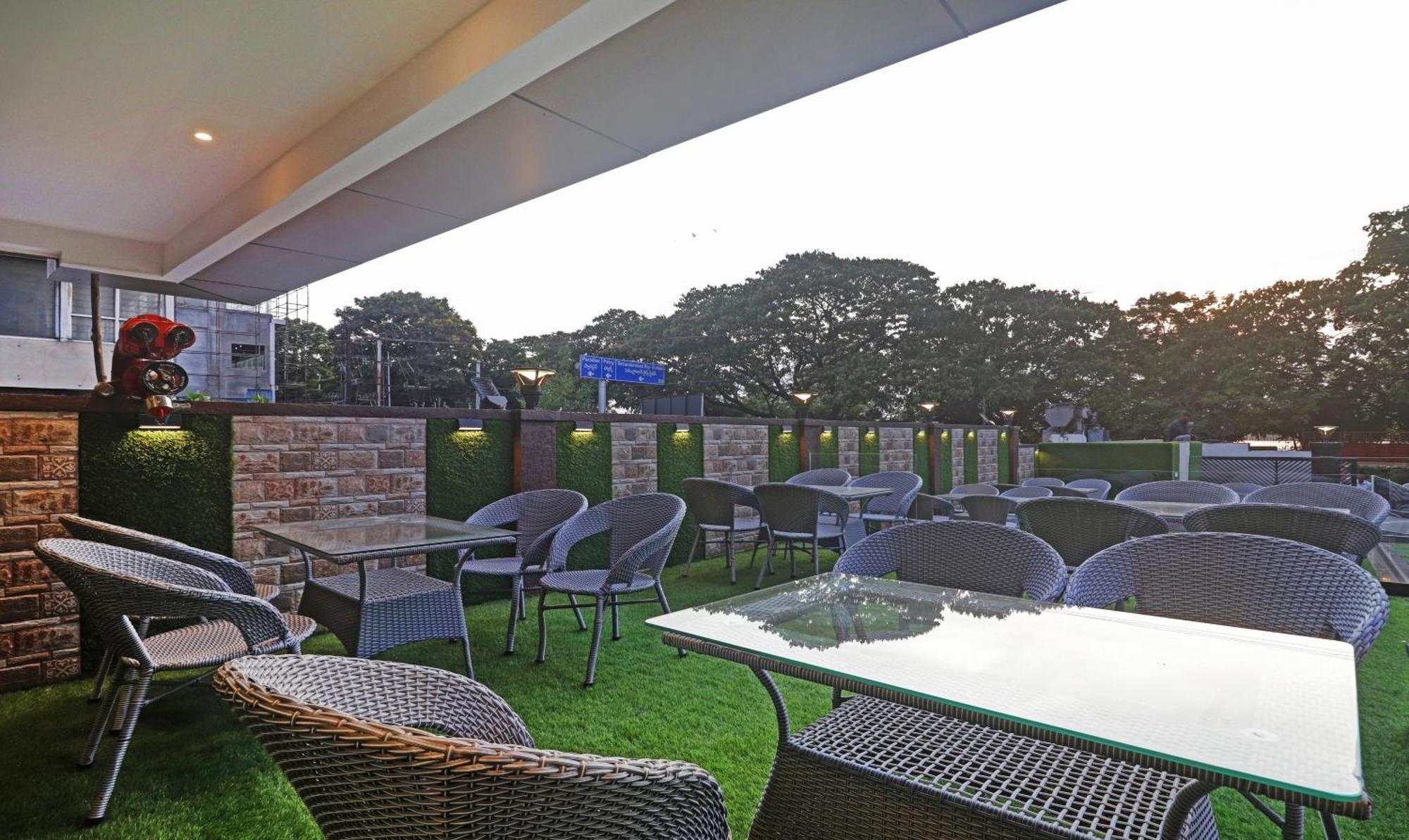 Treebo Premium Seven Lake View Hyderabad Eksteriør bilde