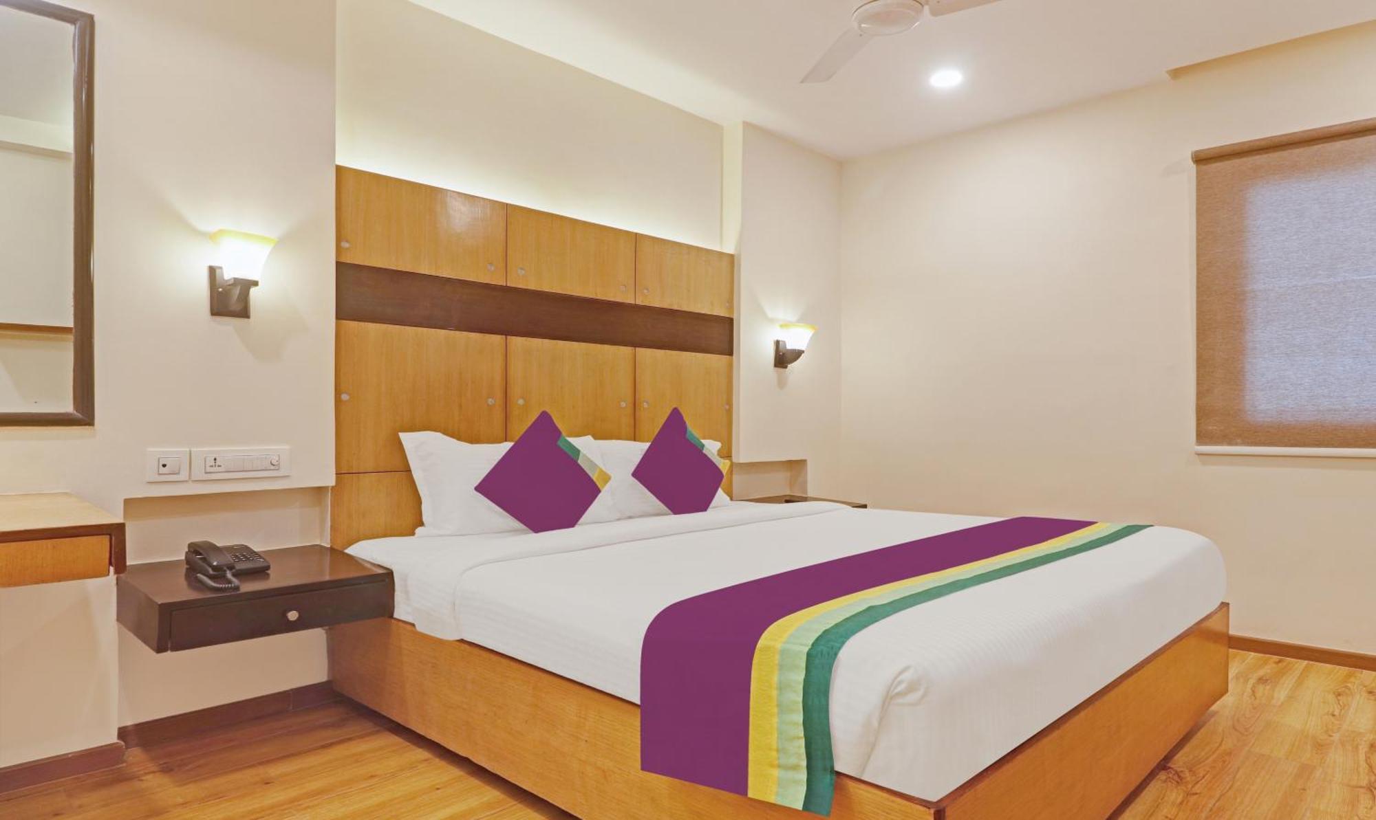 Treebo Premium Seven Lake View Hyderabad Eksteriør bilde